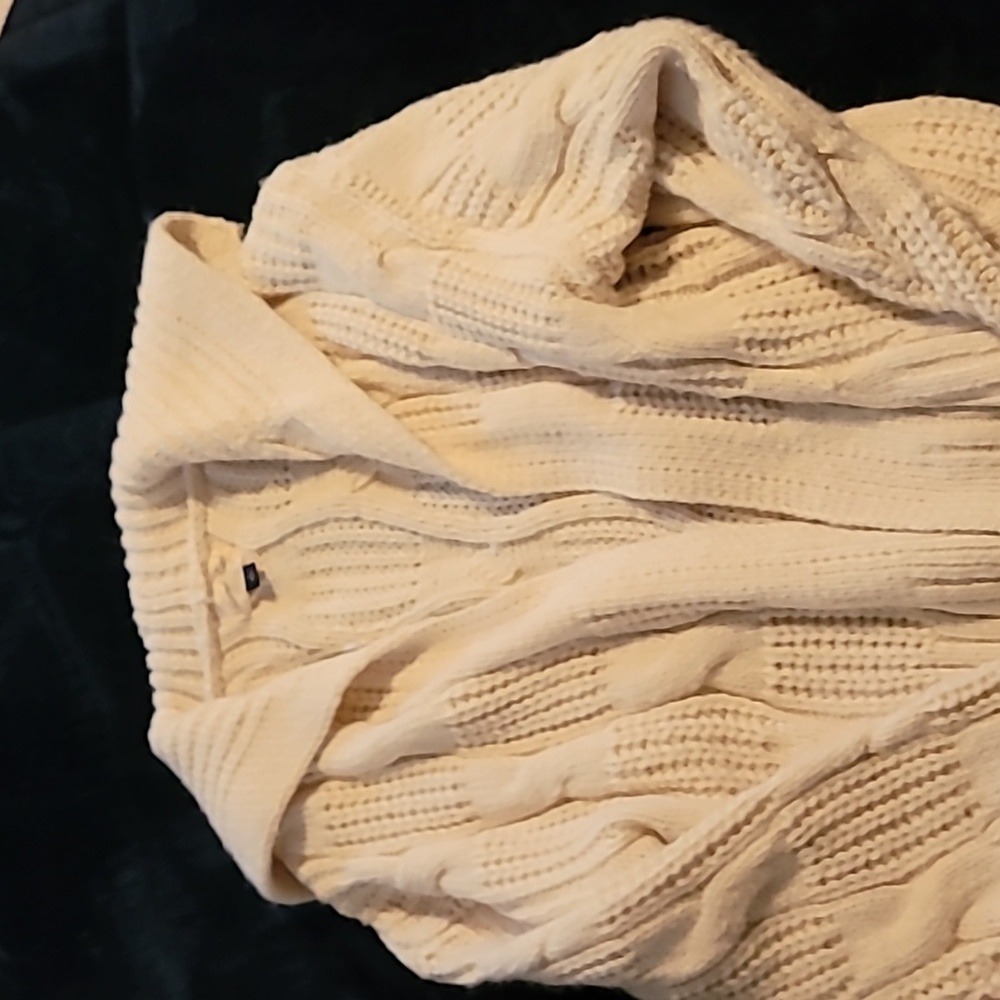 Sweater - Picture 4 of 4
